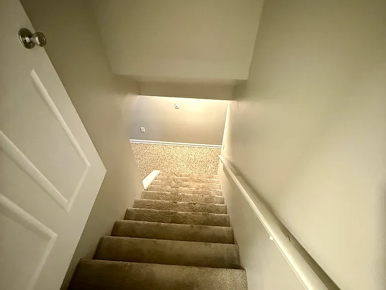 1433 Alton Darby Creek Rd — Photo 30