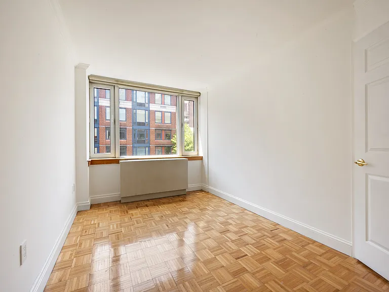 404 E 76th St #4M — Photo 5