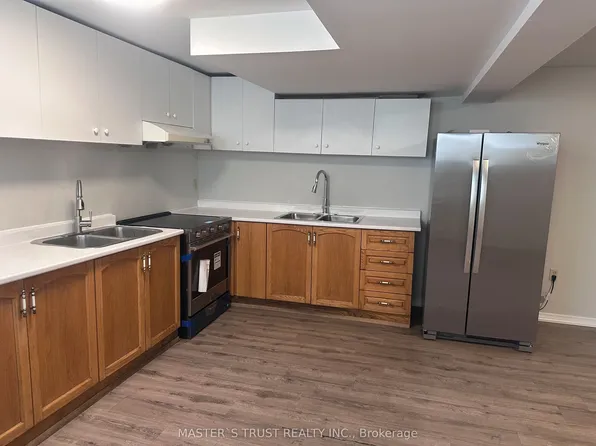 125 Purcell Sq, Toronto, ON M1V 3Y9