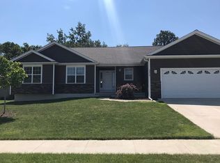 7910 Drakeshire Blvd, Almont, MI 48003