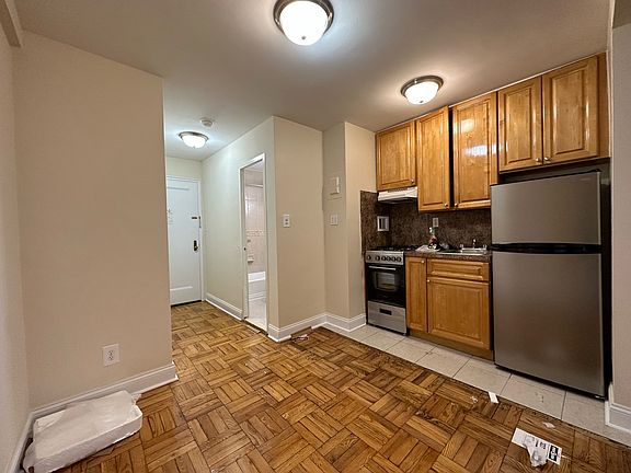 5th image of 16420 Highland Ave APT 3F