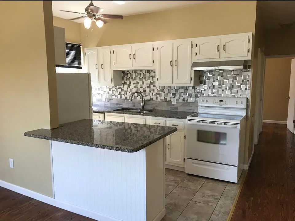 410 Warren Ave #1