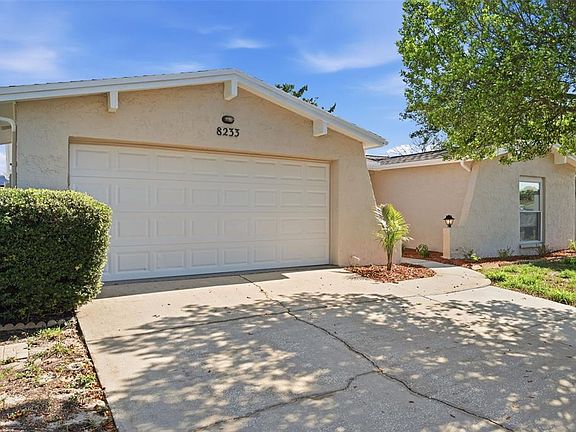 3rd image of 8233 REDFIELD DRIVE