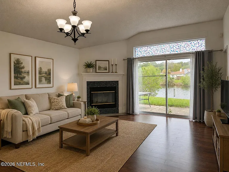 2719 Lantana Lakes Dr W — Photo 9