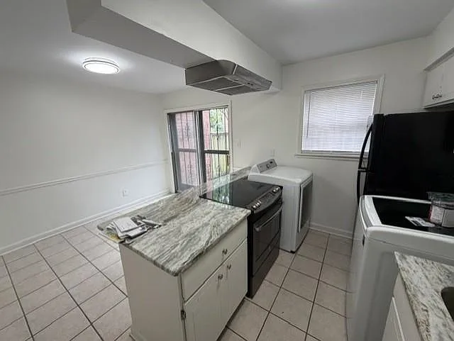2 bed, 1.5 bath, 1120 sqft, $1,600 — Photo 4