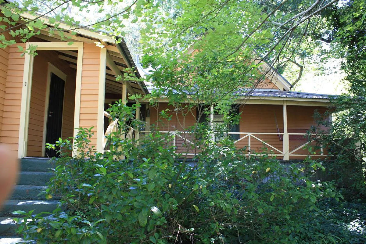 4 bed, 2352 sqft, $3,000 — Photo 2