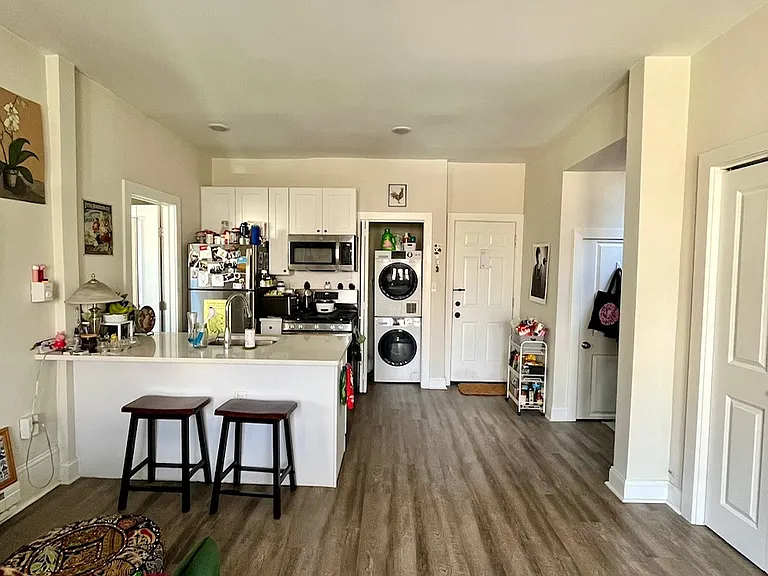 908 S 47th St #2F — Photo 3