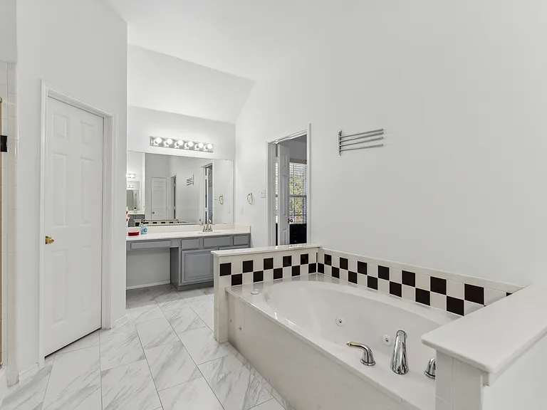 1501 Ector Dr — Photo 18