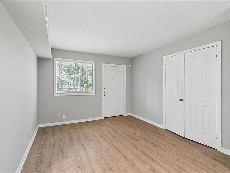 4855 College St #11 — Photo 5
