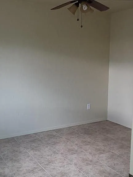 2125 N Euclid Ave — Photo 7