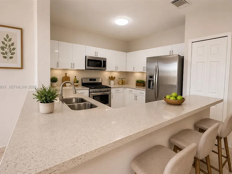 935 SW 154th Path — Photo 4