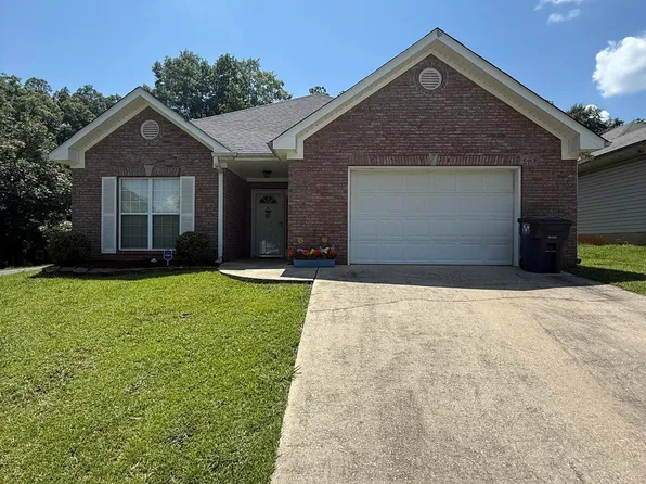 795 Salters Dr, Hueytown, AL 35023