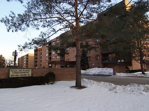 2nd image of 905 Center St Unit 203
