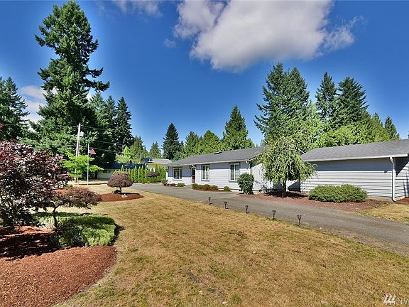 3rd image of 796 NW Saddle Creek Ln