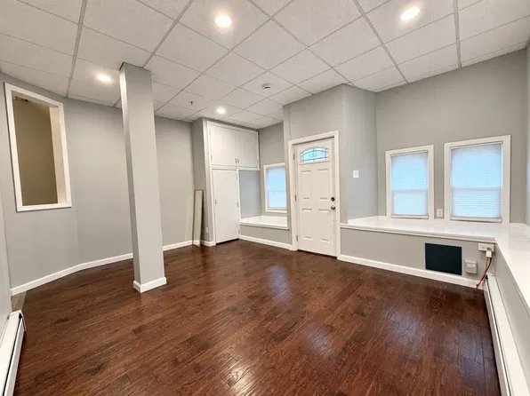 688 Lawrence St #1, Lowell, MA 01852