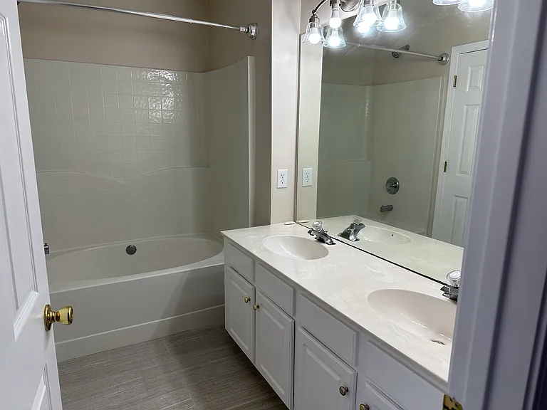 2113 McKenzie Creek Dr — Photo 13