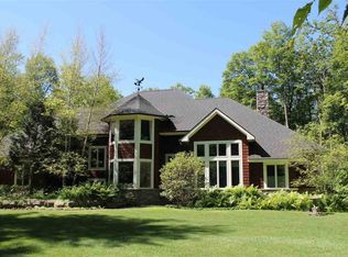 480 Country Knolls Dr, Harbor Springs, MI 49740