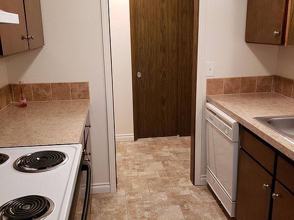 5th image of 1712 E Fourth Plain Blvd #1
