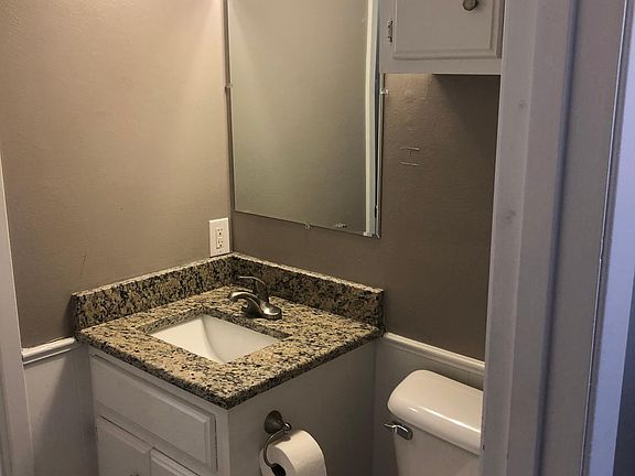 4th image of 28 Arapaho Dr