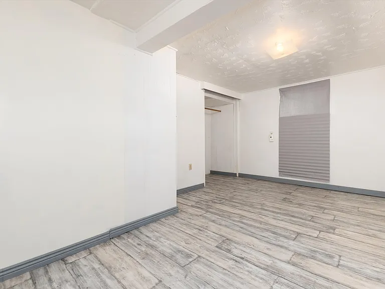 735 Colorado Blvd — Photo 16