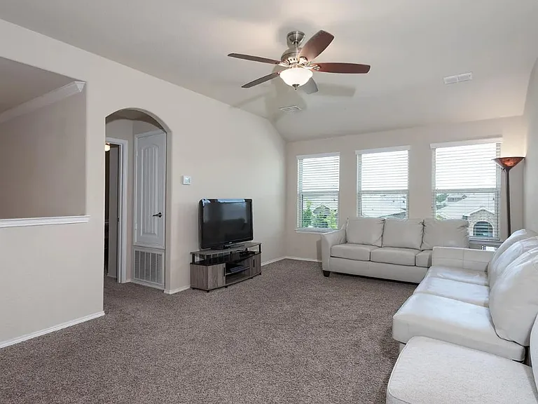 GAMEROOM (SECOND FLOOR)