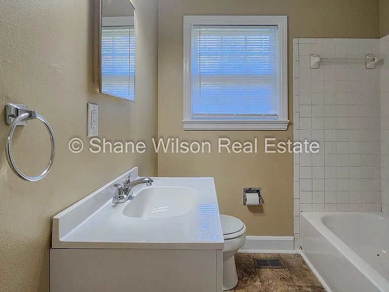 1005 Mountain View Dr — Photo 8