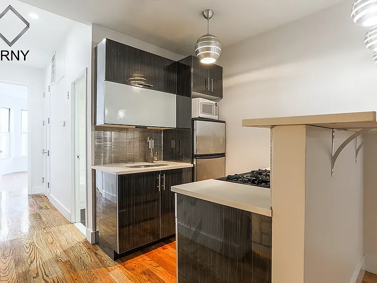 96 George St #2D — Photo 3