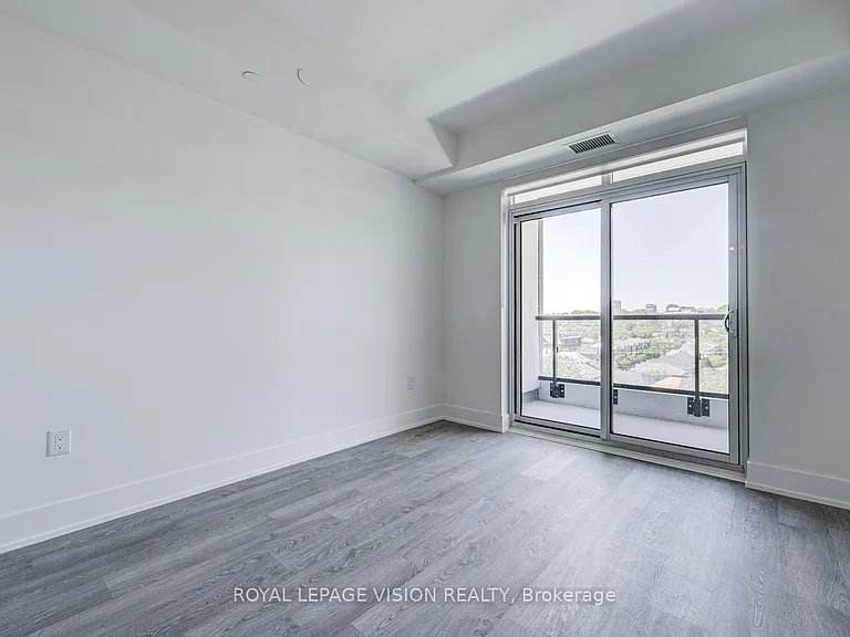 858 Dupont St #723 — Photo 17