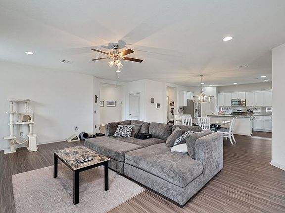 5th image of 16709 Aventura Ave