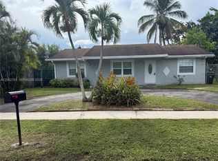 717 SW 79th Ave, Pompano Beach, FL 33068