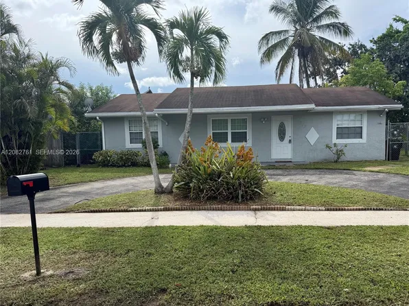 717 SW 79th Ave, Pompano Beach, FL 33068