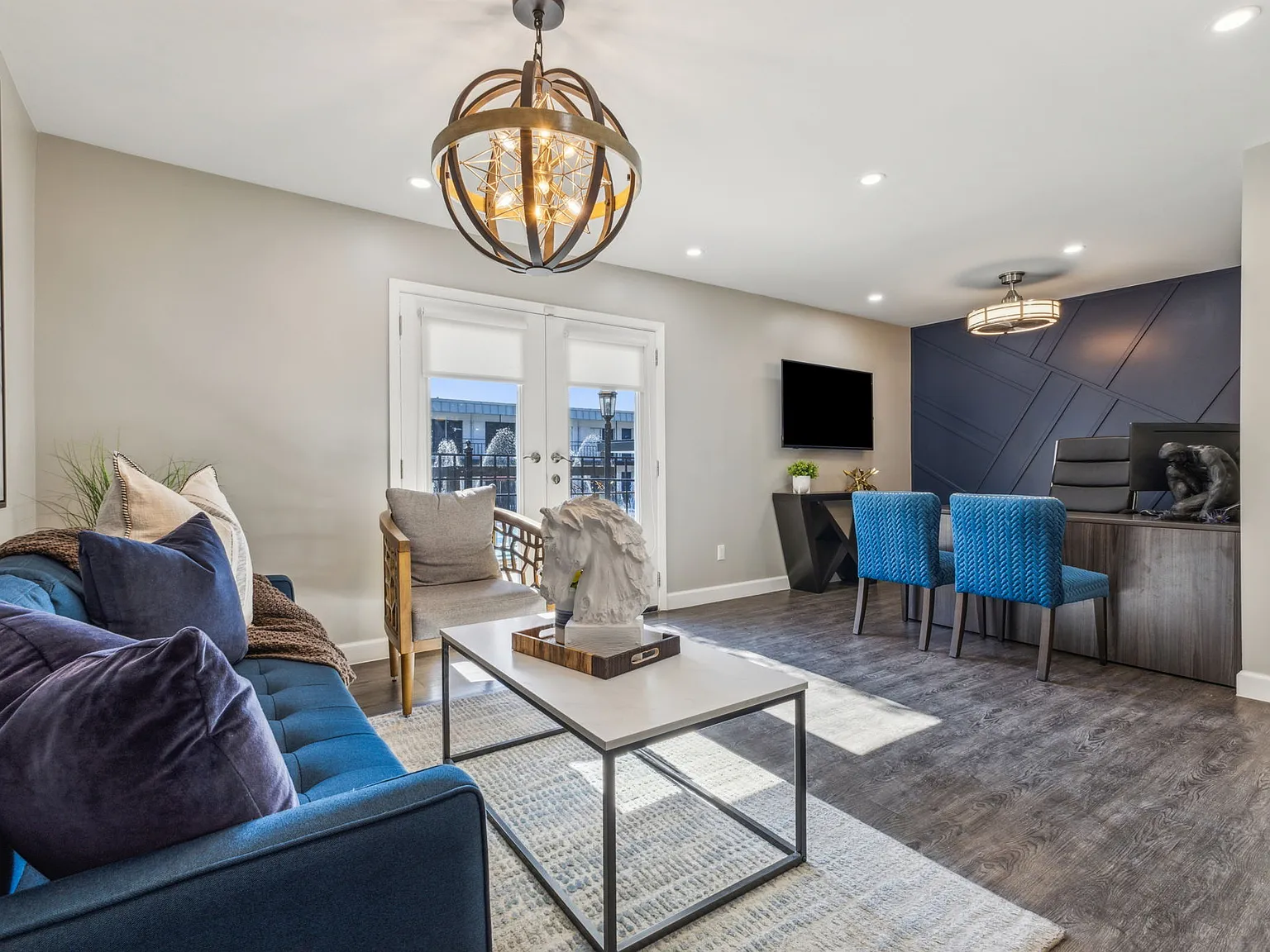 The Ashley at Bluffview Apartments — Photo 4