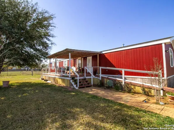 2319 RUDELOFF ST, Beeville 78102