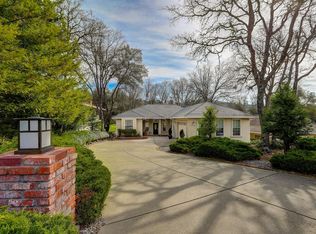 17935 Jayhawk Dr, Penn Valley, CA 95946