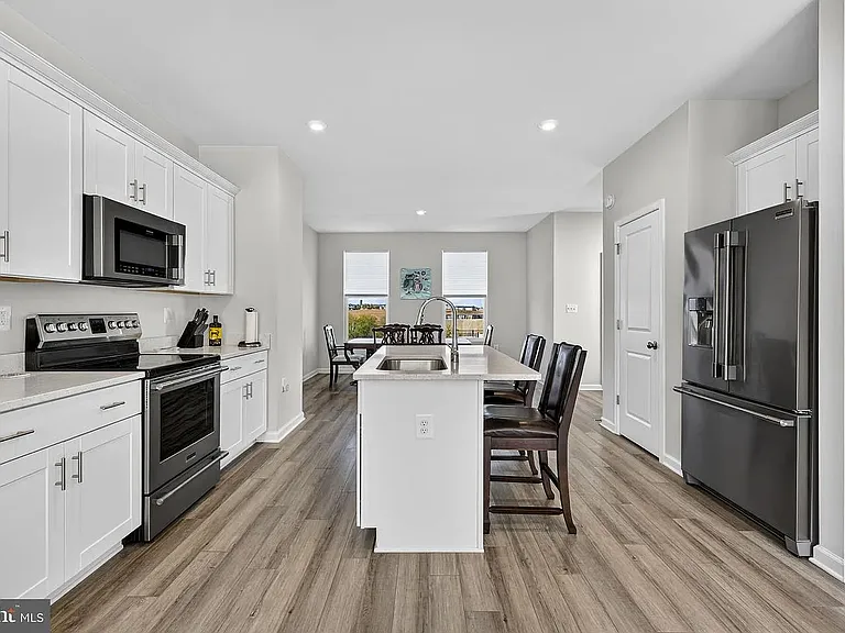 159 Presidents Pointe Ave #159 — Photo 12