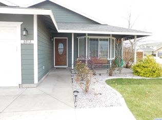8712 Packard Dr, Pasco, WA 99301