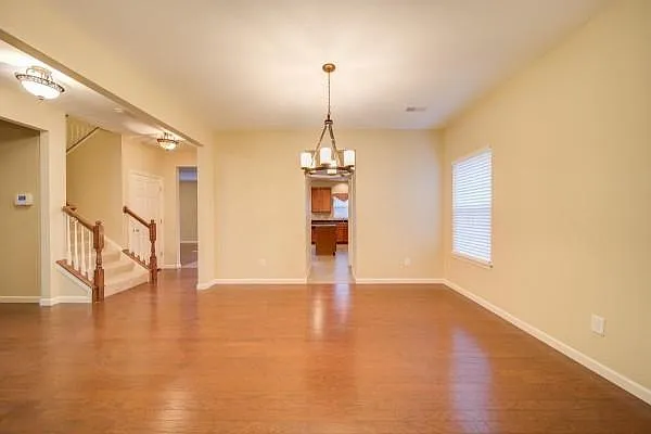 100 Sophie Ct — Photo 5