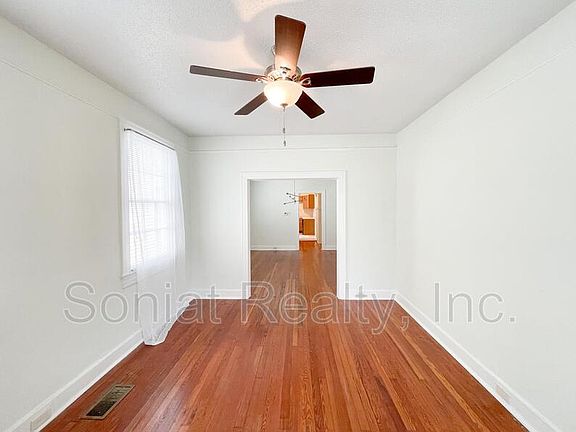 3rd image of 2409 Broadway St