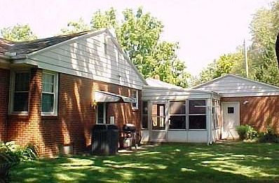 3rd image of 909 Lambert Dr