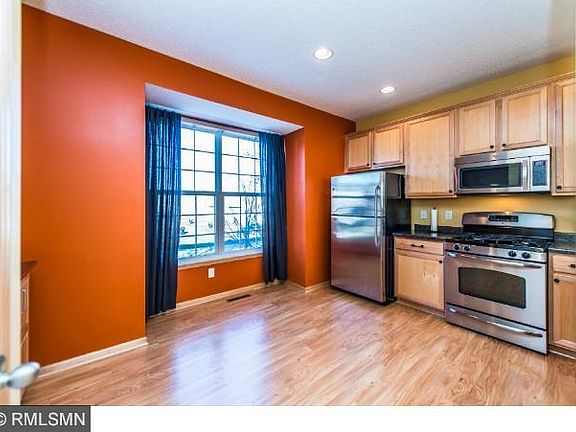 Stainless Steel applcs, spacious and bright