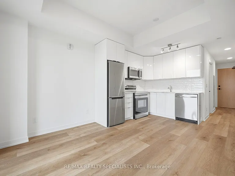 33 Erie Ave #1407 — Photo 10