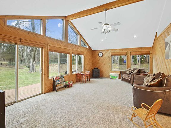 3rd image of W335N5298 Wedgewood Dr