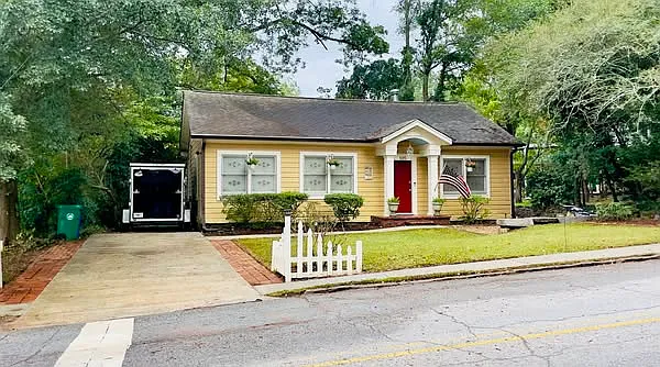 5325 Mimosa Dr — Photo 1