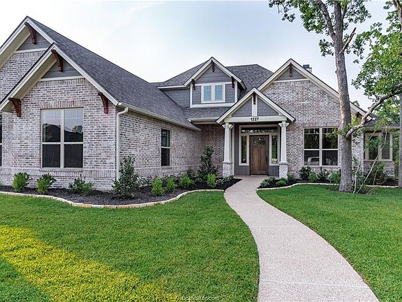 2nd image of 1227 Quarry Oaks Dr