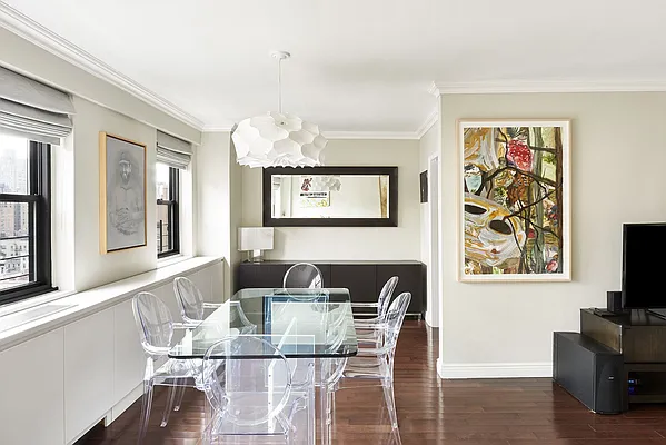 Sold by Warburg | media 21