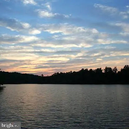 3 bed, 4.0 bath, 2844 sqft, $3,400 — Photo 4