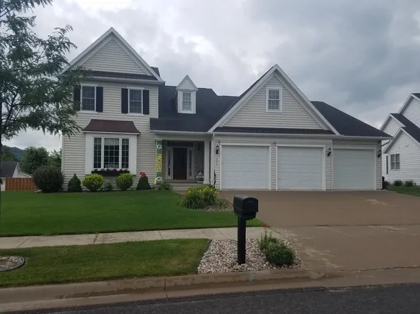 1004 Oak Timber Dr, Onalaska, WI 54650