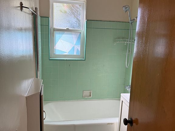 5th image of 217 W Woodward Ave APT C