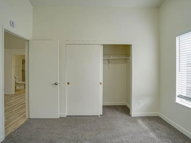 Park Crest Townhomes — Photo 7