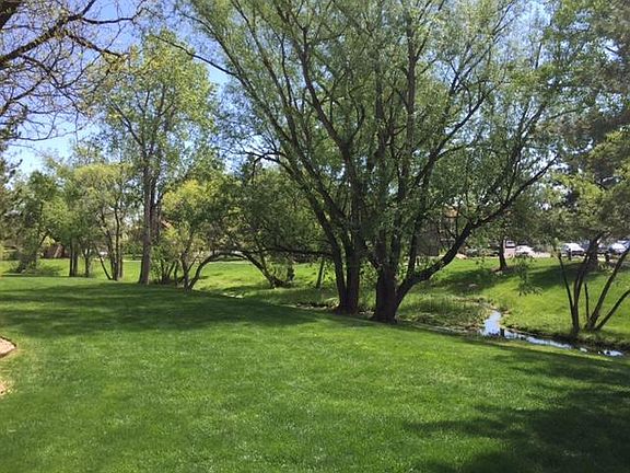 The lovely community grounds.